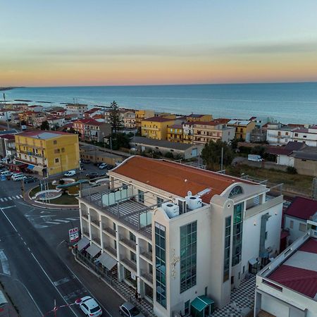 Hotel Napoleon Torre Melissa Εξωτερικό φωτογραφία