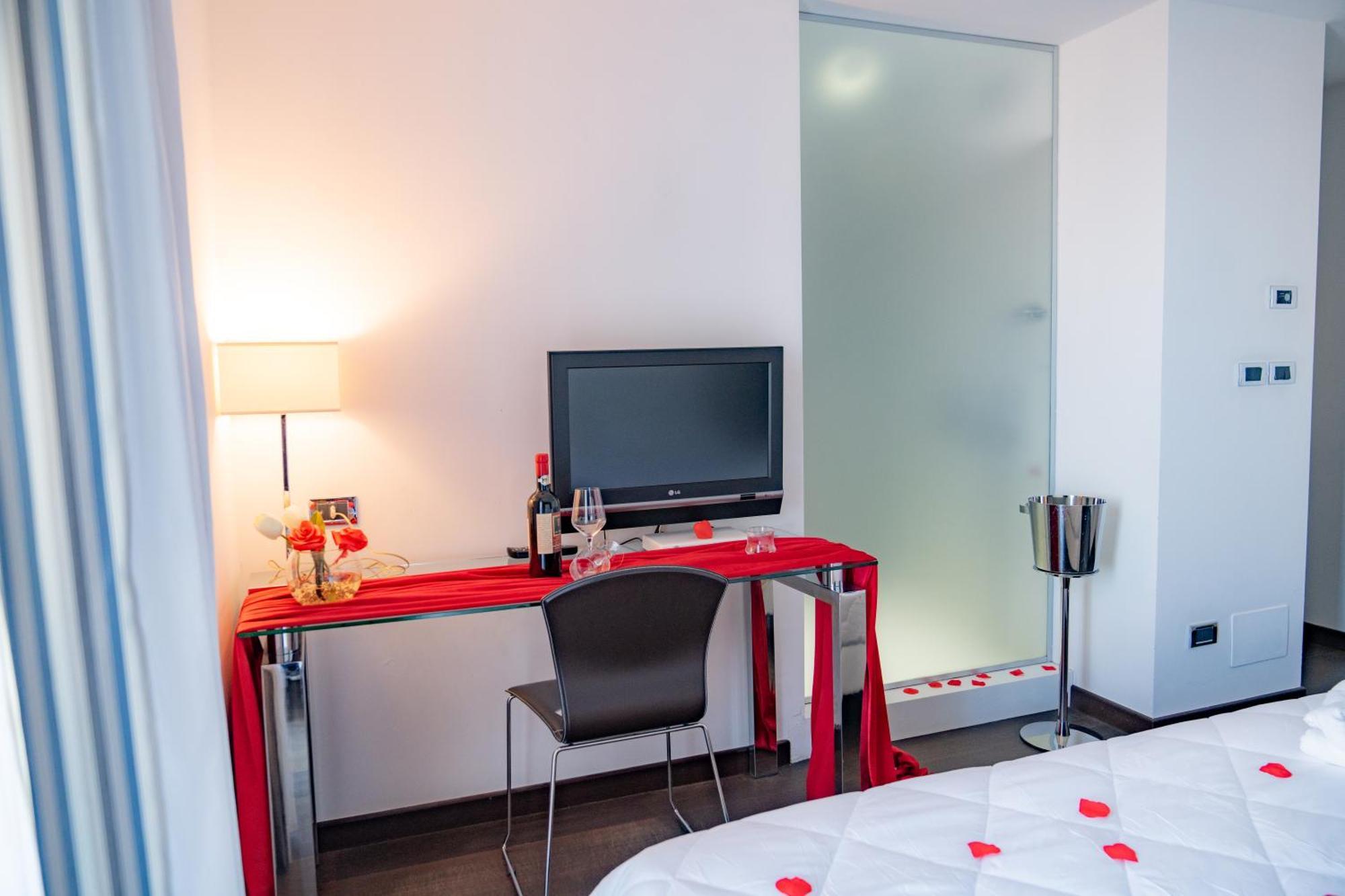 Hotel Napoleon Torre Melissa Εξωτερικό φωτογραφία