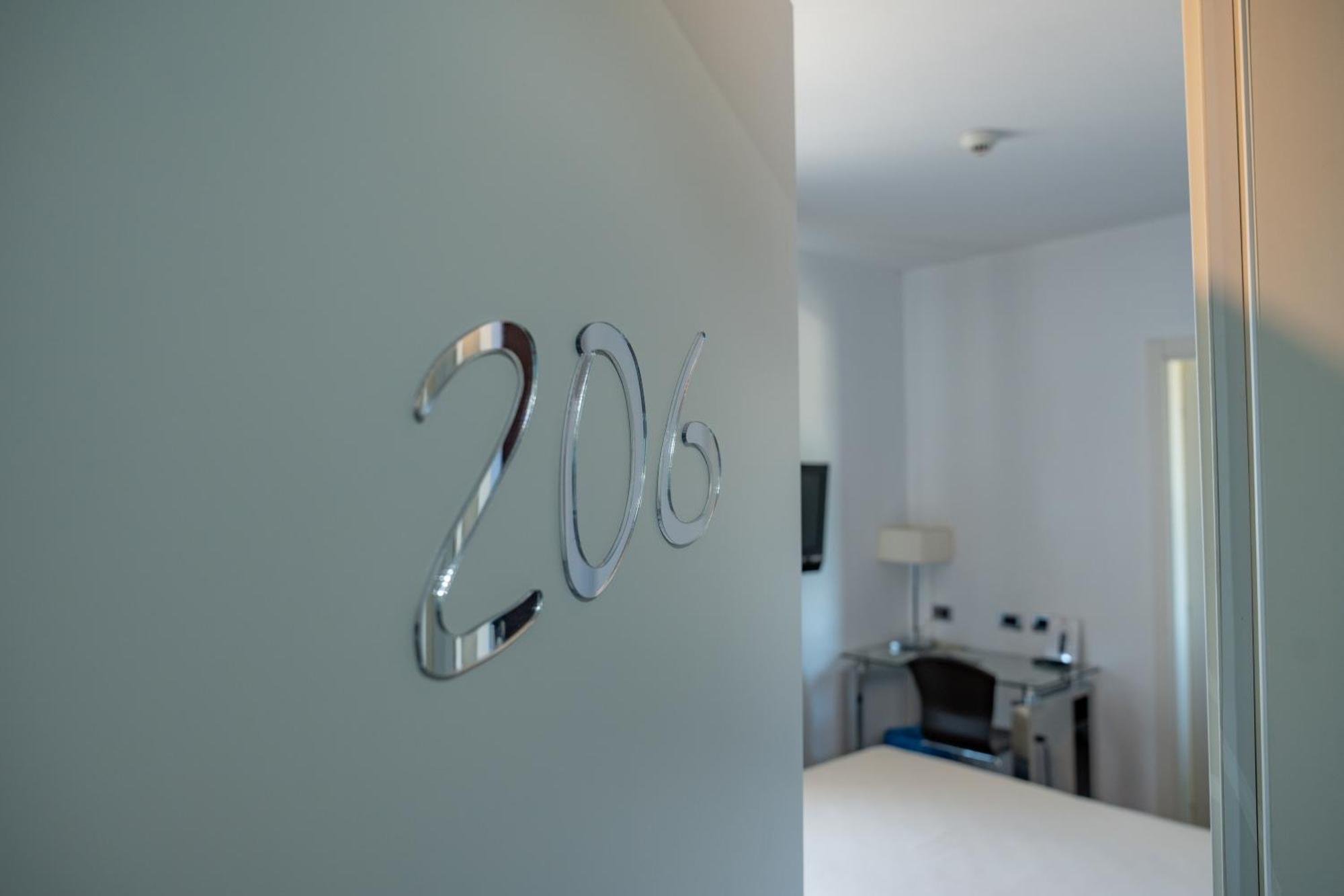 Hotel Napoleon Torre Melissa Εξωτερικό φωτογραφία