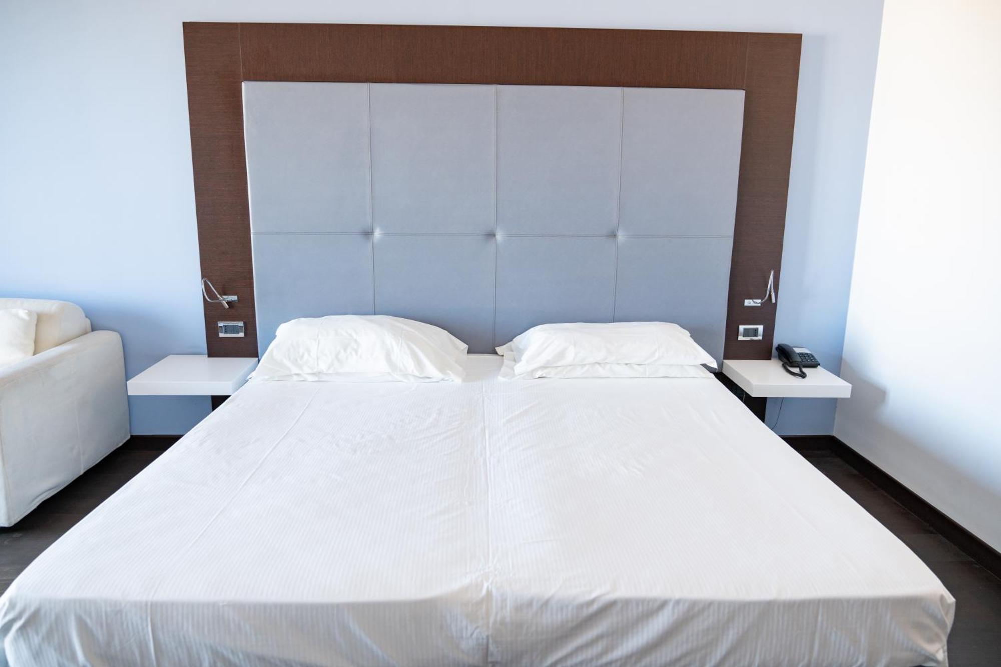 Hotel Napoleon Torre Melissa Εξωτερικό φωτογραφία