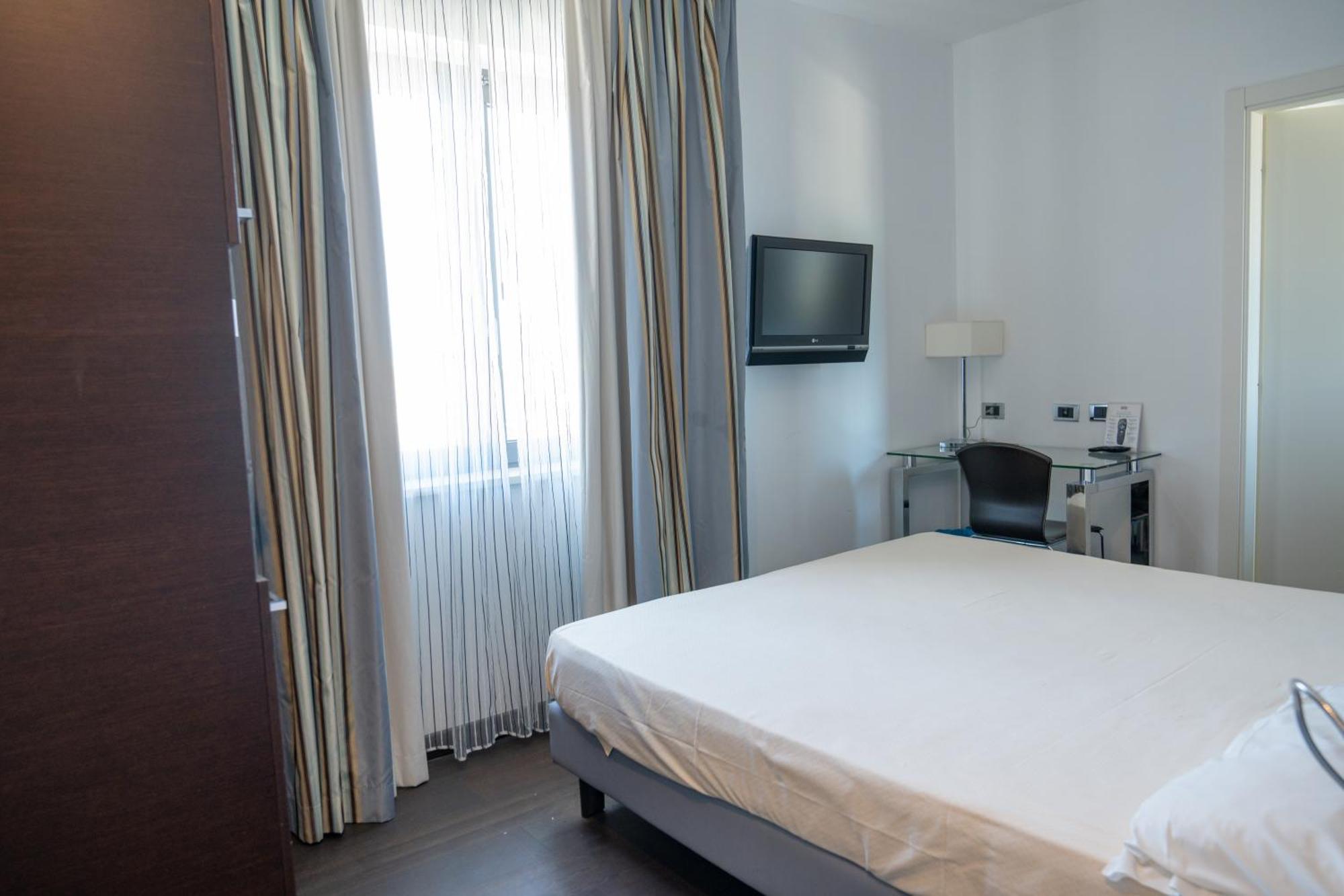 Hotel Napoleon Torre Melissa Εξωτερικό φωτογραφία