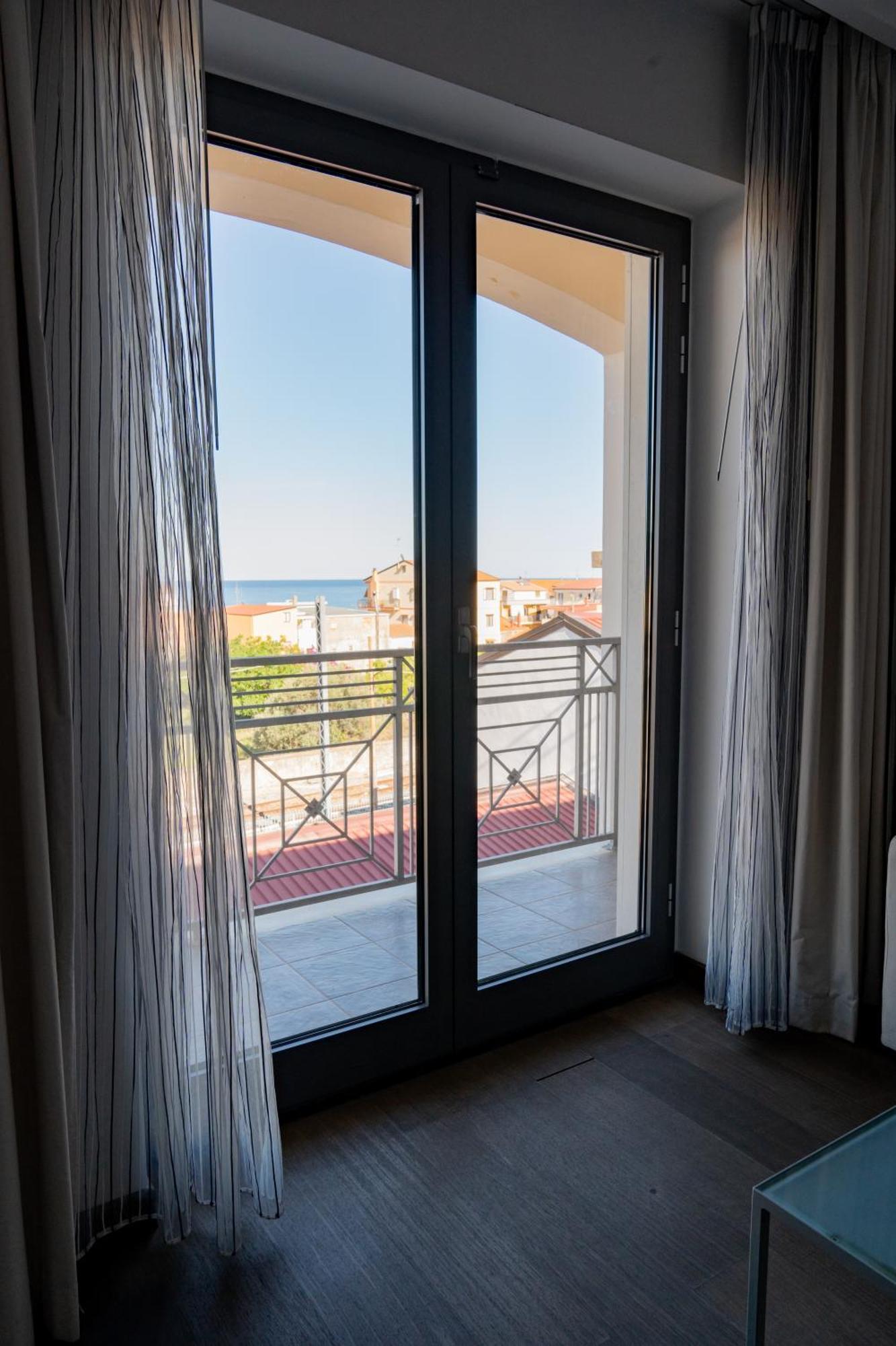 Hotel Napoleon Torre Melissa Εξωτερικό φωτογραφία